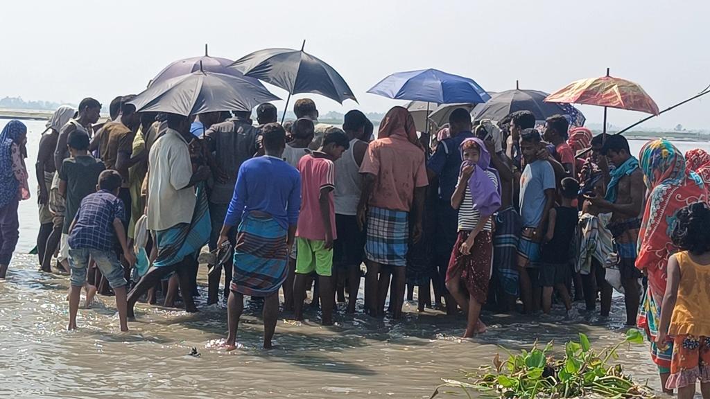 তিস্তার চরে আটকে ছিল তরুণীর মরদেহ, পিছমোড়া করে বাঁধা মেহেদিরাঙা হাত