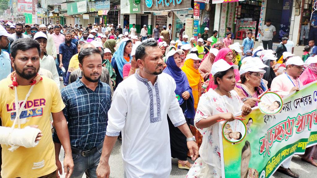 ভরে গেছে রংপুর জিলা স্কুল মাঠ, সড়কেও মানুষের ঢল 