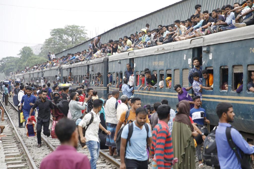 পৃথিবীর জনসংখ্যা প্রায় ৮০০ কোটি, মানুষ কমছে যেসব দেশে