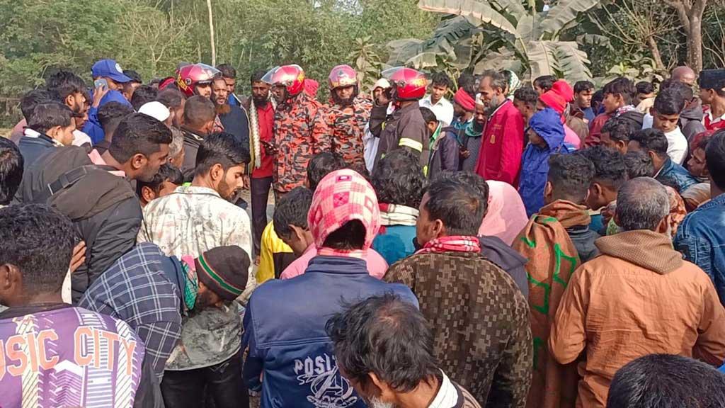 হালুয়াঘাটে মোটরসাইকেল দুর্ঘটনায় স্কুলছাত্র নিহত, আহত ২ 