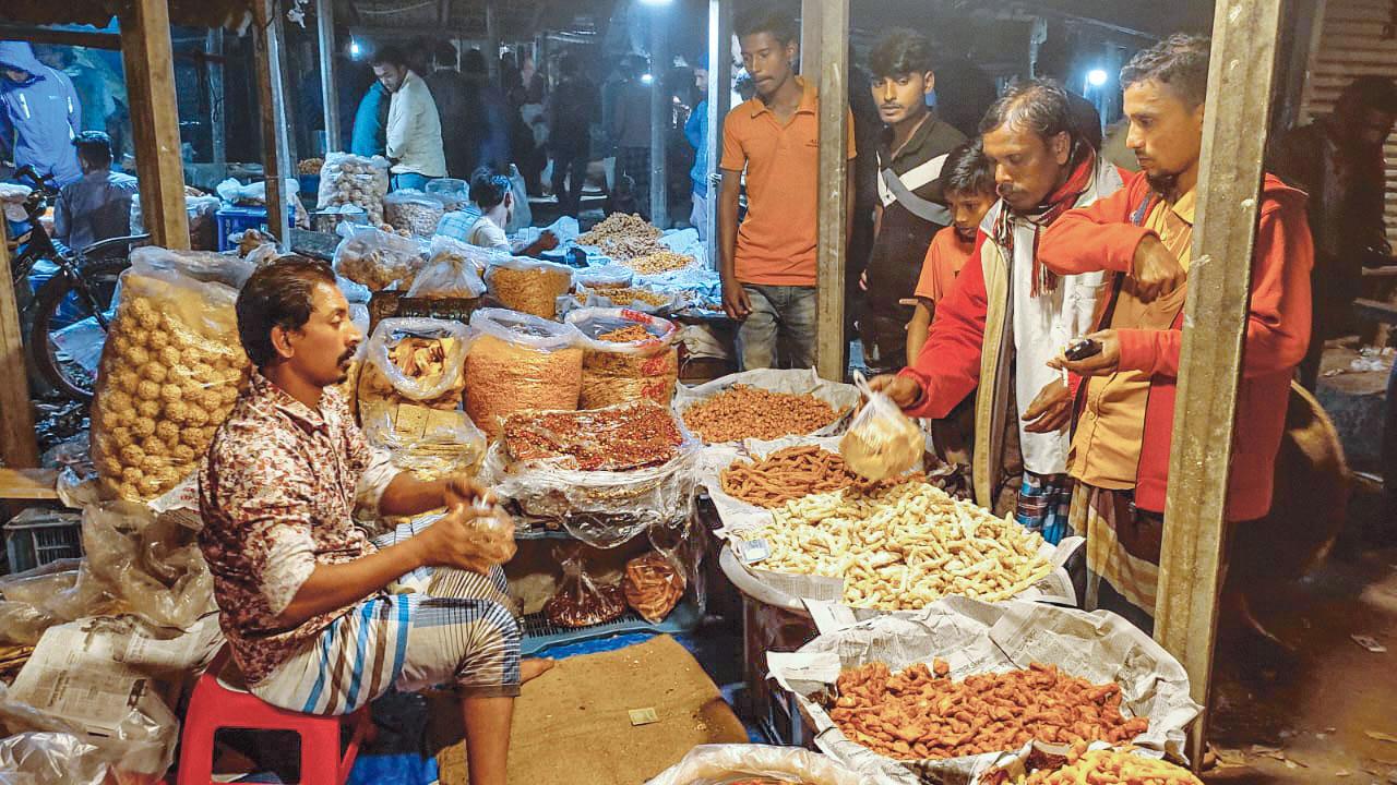 মুড়ি মুড়কি নিমকি মোয়া