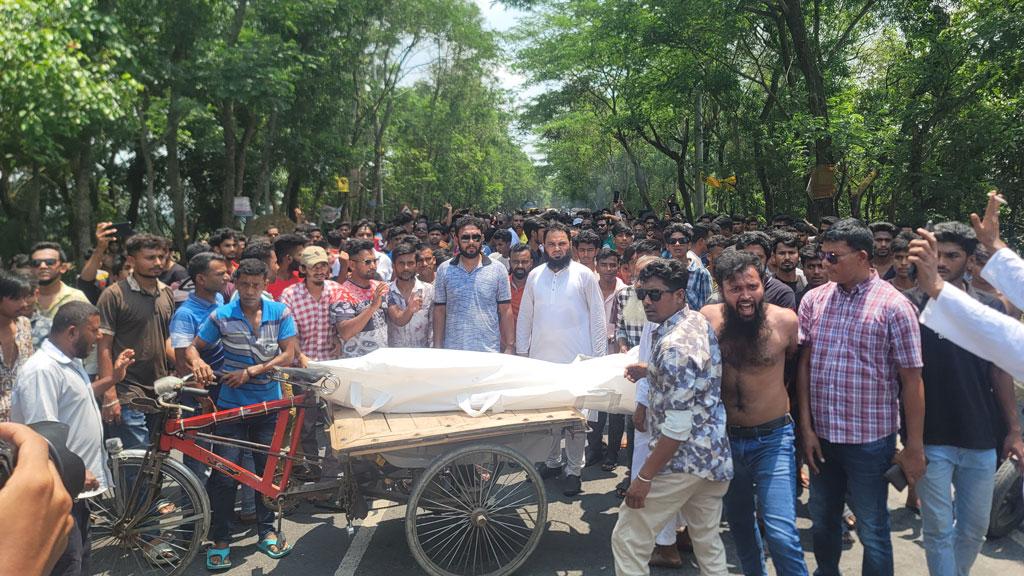 গোপালগঞ্জে লাশ নিয়ে মহাসড়ক অবরোধ, হত্যাকারীদের শাস্তি দাবি