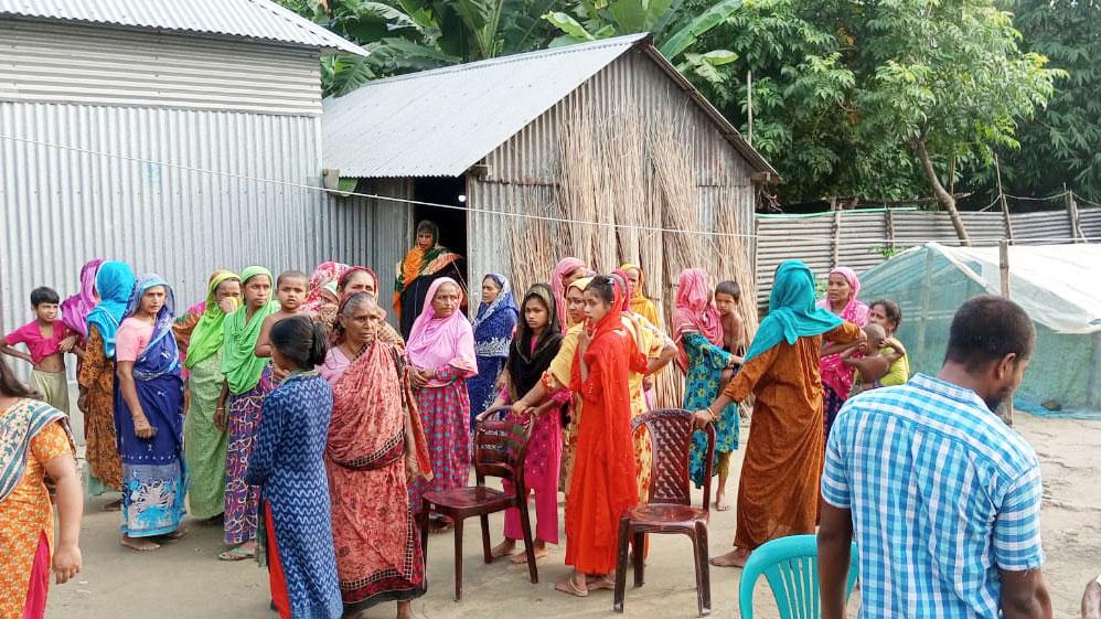 ফ্রিজ খুলতে গিয়ে বিদ্যুতায়িত হয়ে নারীর মৃত্যু