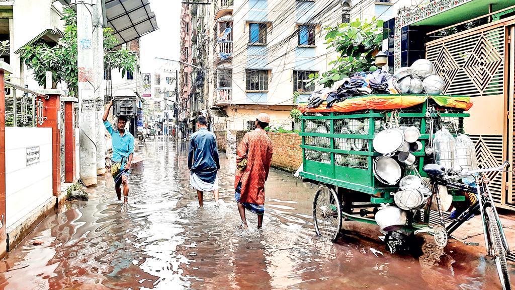 সাত দিনেও নামেনি পানি