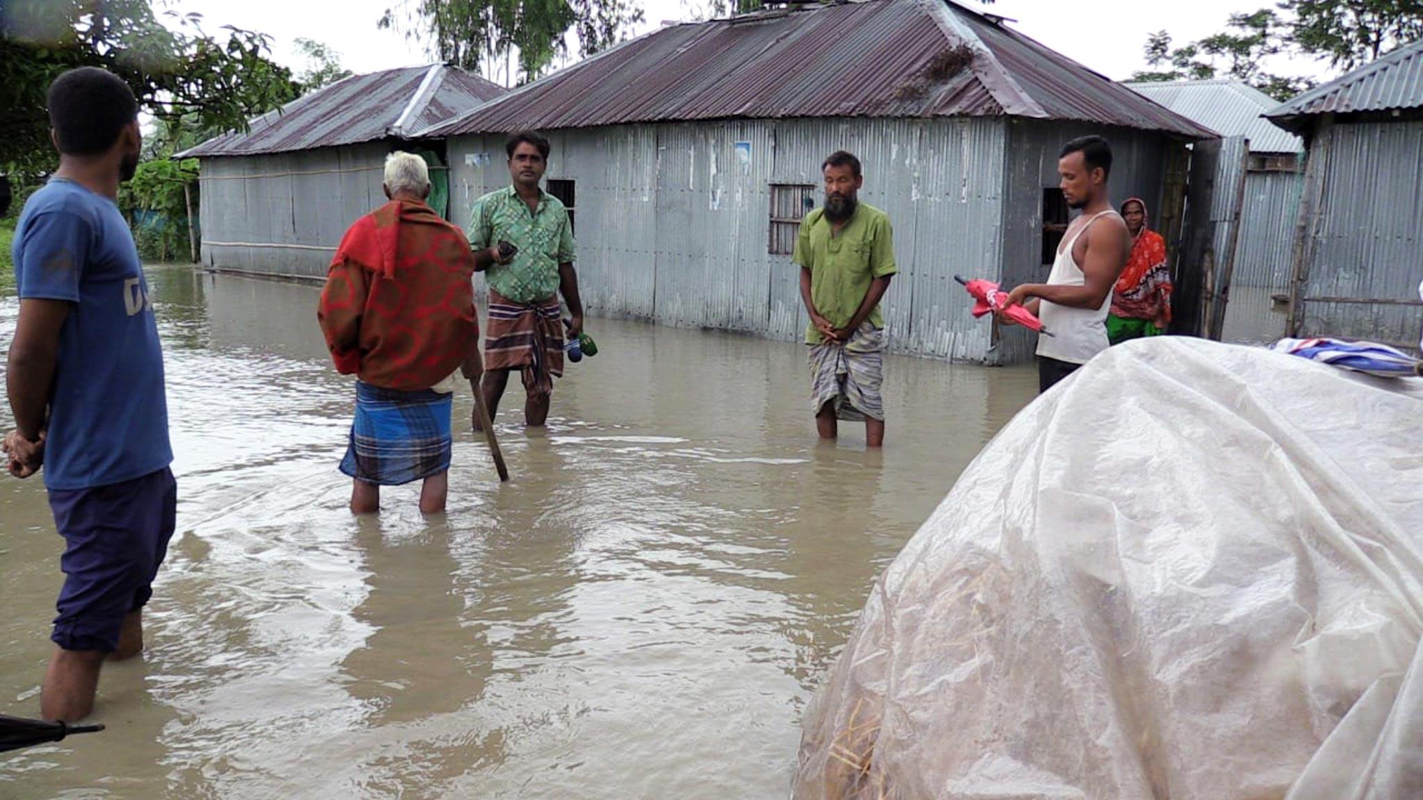 বৃষ্টি ও ঢলে তিস্তার পানি বেড়ে ১৫ এলাকা প্লাবিত