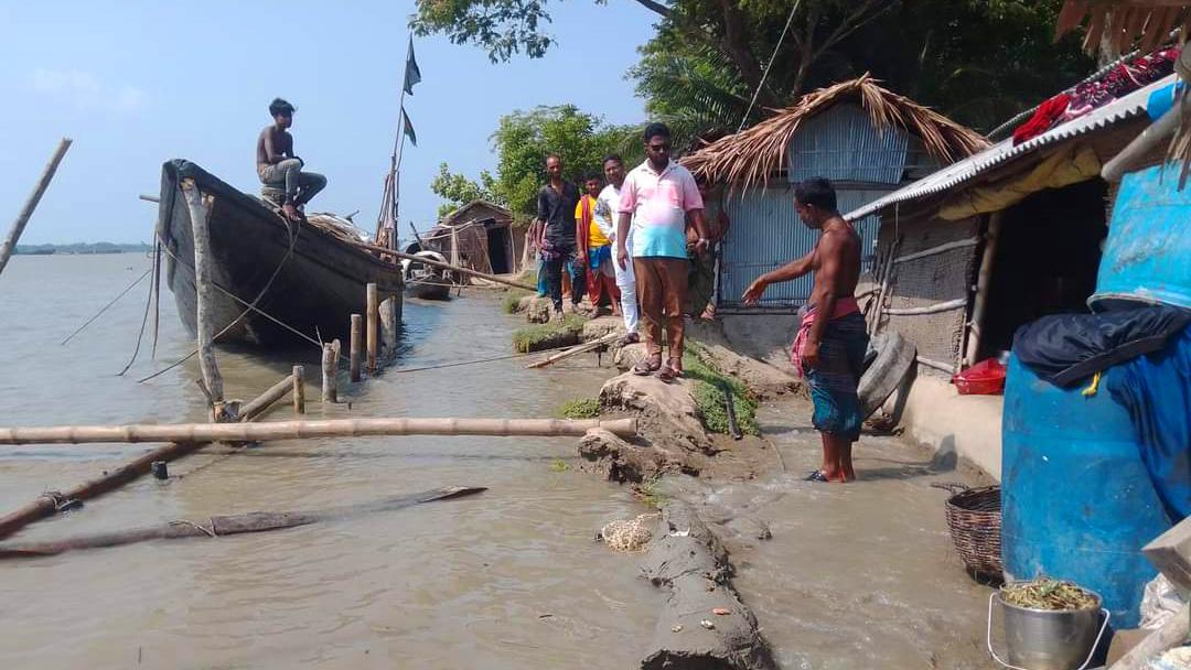 অস্বাভাবিক হারে জোয়ারের পানি বৃদ্ধি, নিম্নাঞ্চল প্লাবিত