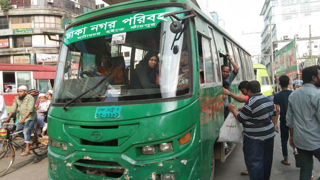 নগর পরিবহন: সেবায় খুশি, চালক ও কাউন্টার মাস্টারদের নিয়ে আছে যাত্রী-ক্ষোভও