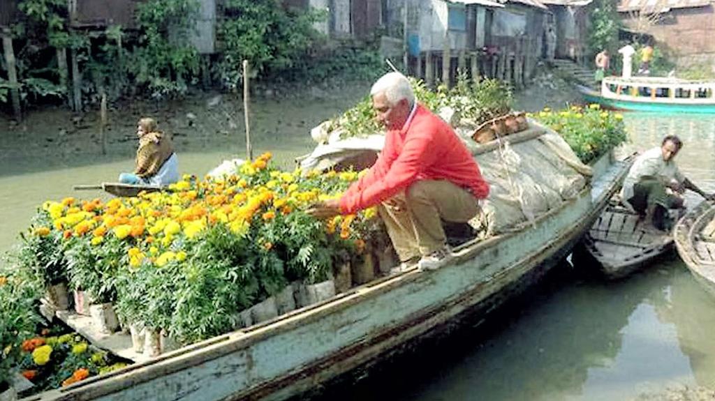 ফুলের বাজার জমজমাট