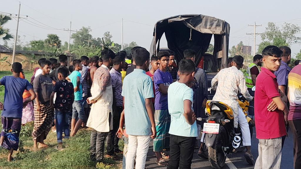 নন্দীগ্রামে ঈদে ঘুরতে বেরিয়ে প্রাণ গেল দুই মোটরসাইকেল আরোহীর