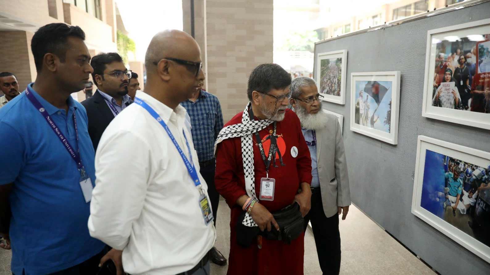 নর্থ সাউথ ইউনিভার্সিটিতে চলছে ‘আলোকচিত্রে ছাত্র-জনতার বিপ্লব’ প্রদর্শনী