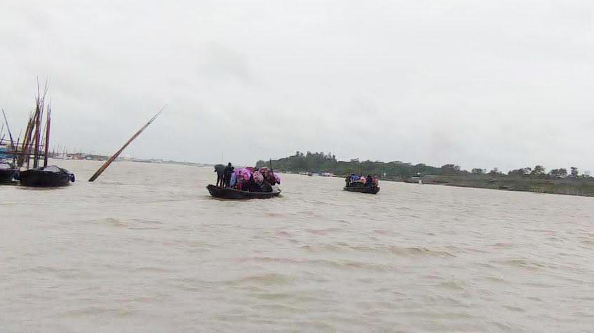 বাগেরহাটে মুষলধারে বৃষ্টি, আতঙ্কে উপকূলবাসী