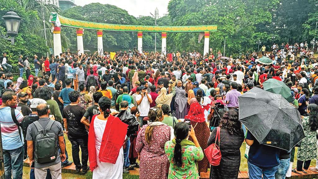 বব মার্লের গানে পথে নামলেন শিল্পীরা