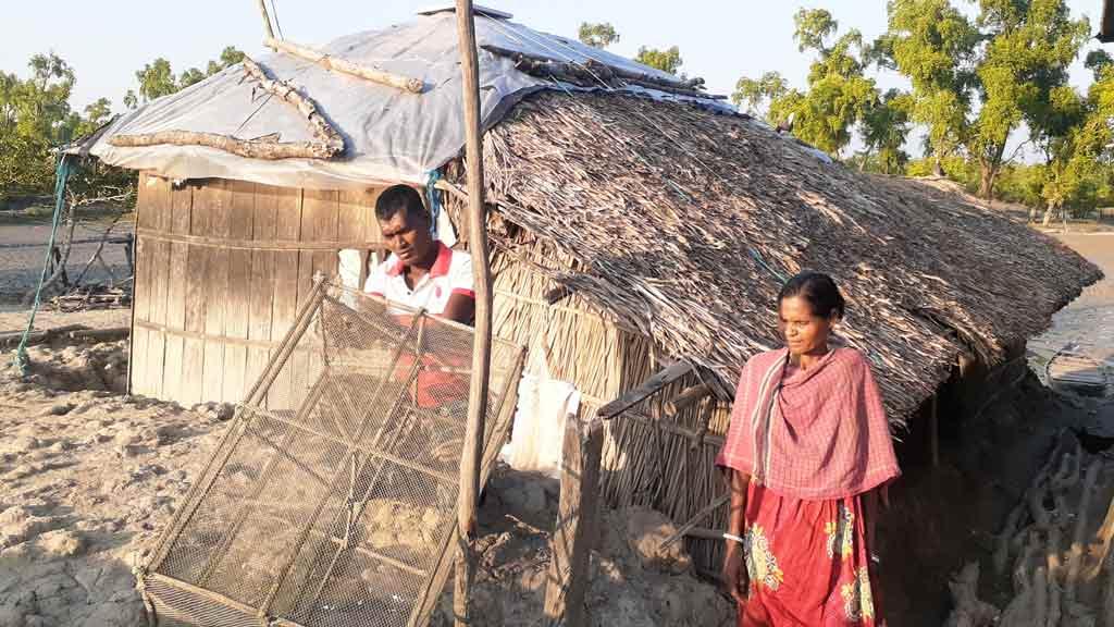 নদী ভাঙনে দিশেহারা মুন্ডারা