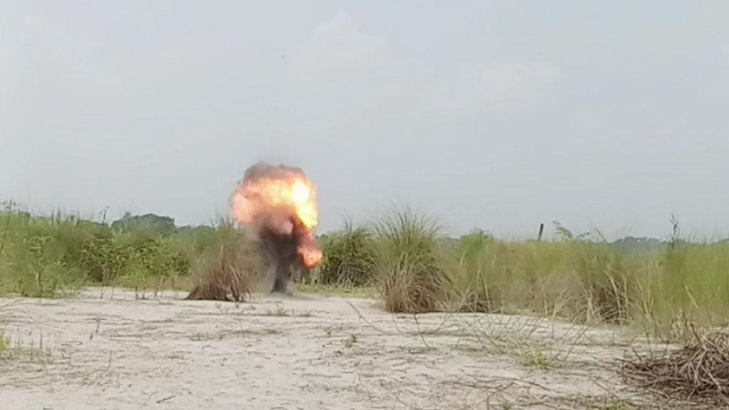 ৩৩ বছর আলমারিতে রাখা তাজা গ্রেনেড দিয়ে খেলত শিশুরা, অবশেষে ধ্বংস করল পুলিশ