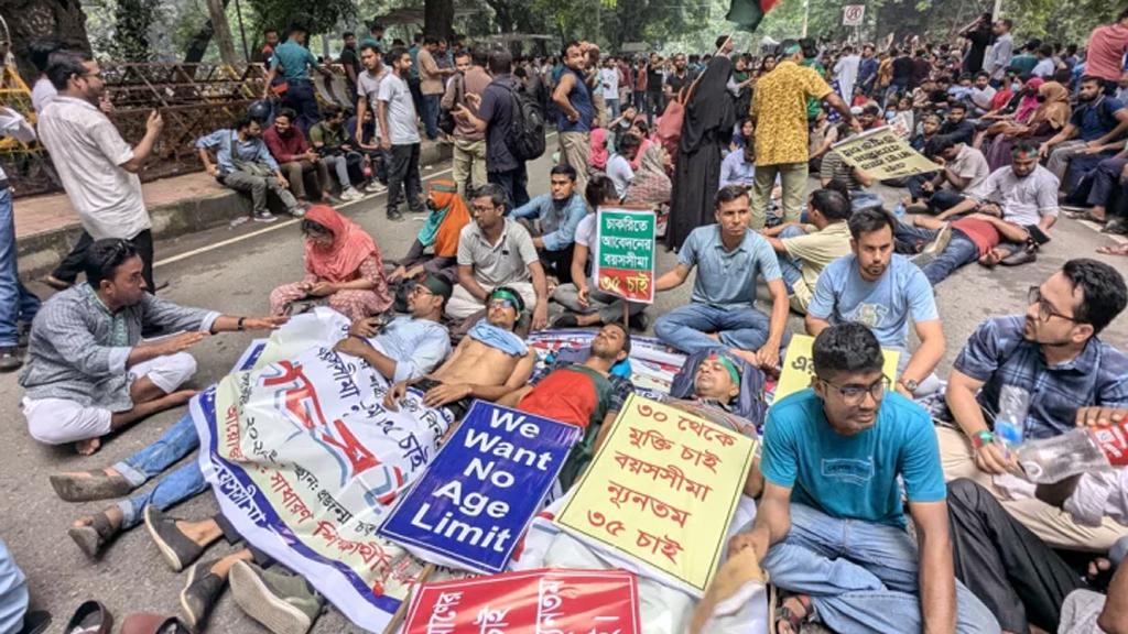 সরকারি চাকরিতে প্রবেশের বয়সসীমা ৩৫ করার সুপারিশ মন্ত্রণালয়ে