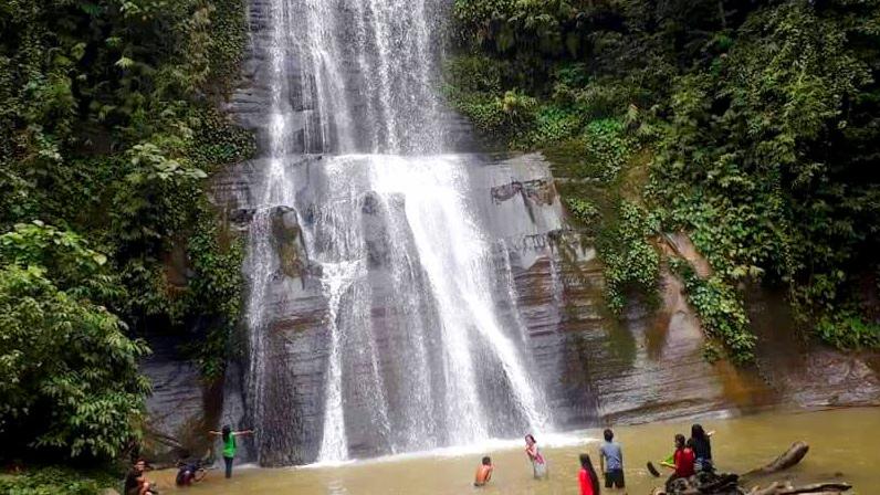 বিধিনিষেধের প্রভাব পর্যটনশিল্পে