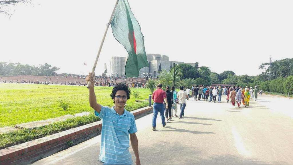 বন্যার্তদের সহায়তায় গিয়ে সড়ক দুর্ঘটনায় আহত বুটেক্স শিক্ষার্থী