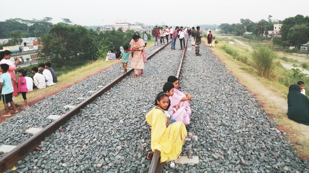 ভ্রমণপ্রেমীদের পছন্দের তালিকায় নতুন রেলপথ