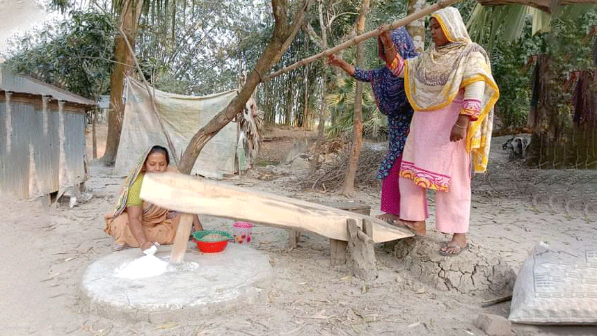 বিলুপ্তির পথে ঐতিহ্যবাহী ঢেঁকি