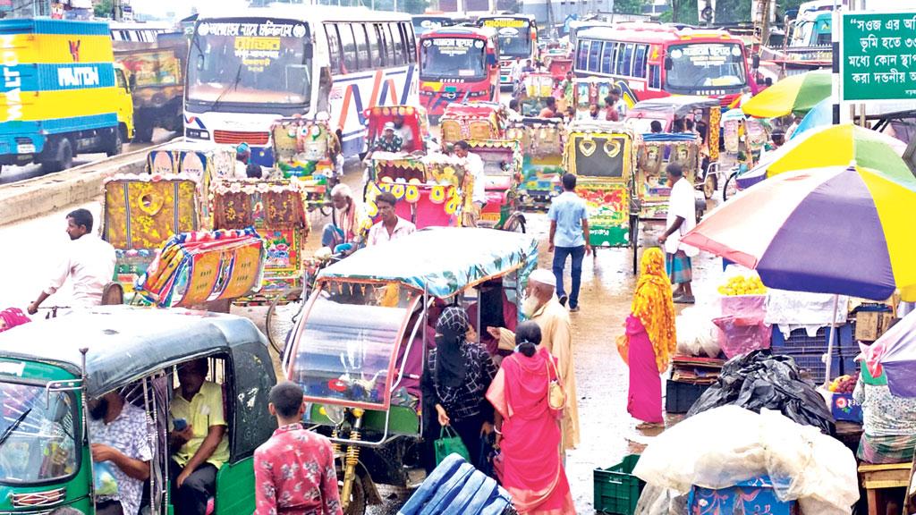 ঢাকা-ময়মনসিংহ মহাসড়কে এক কিলোমিটারে ঘণ্টা পার