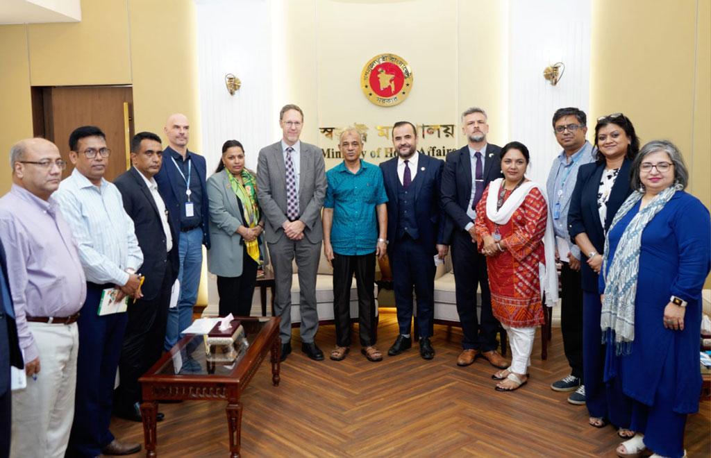 পুলিশ সংস্কারে শিগগিরই কমিটি গঠন করা হবে: স্বরাষ্ট্র উপদেষ্টা