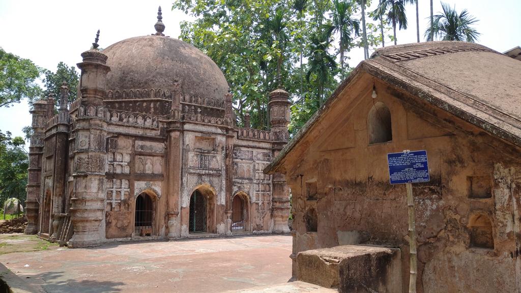 ৪০০ বছরের পুরোনো স্থাপনা