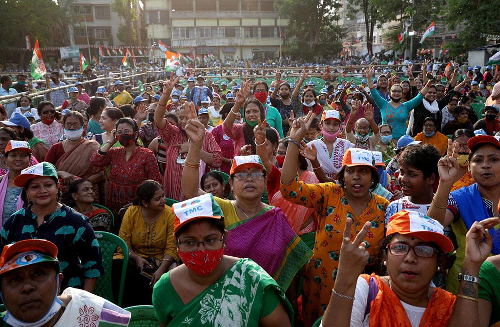 পশ্চিমবঙ্গে একক সংখ্যাগরিষ্ঠতার পথে তৃণমূল