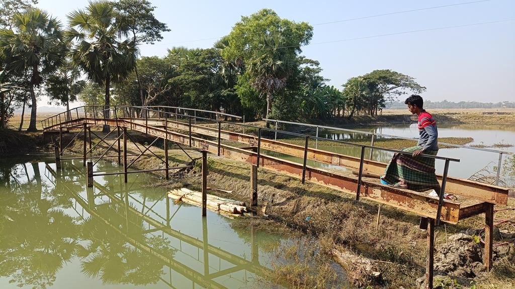 সংবাদ প্রকাশের পর তালতলীতে নির্মাণকাজ শুরু সেই ব্রিজের  