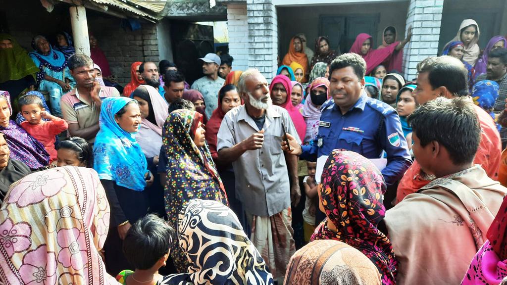 দাদিকে হাতুড়ি দিয়ে পিটিয়ে হত্যা, নাতি আটক