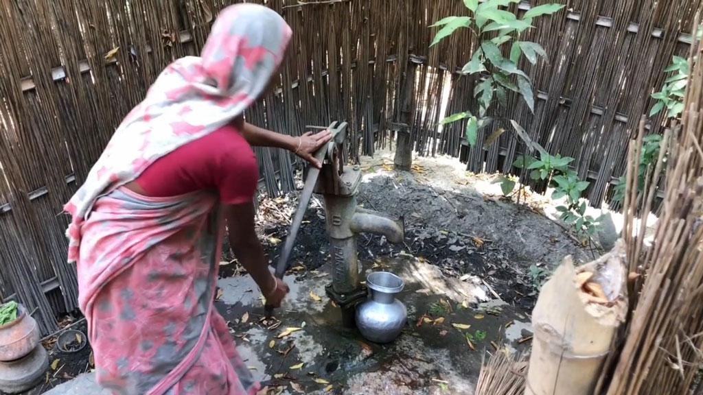 রাজবাড়ীতে টিউবওয়েলে উঠছে না পানি, হুমকির মুখে জনস্বাস্থ্য