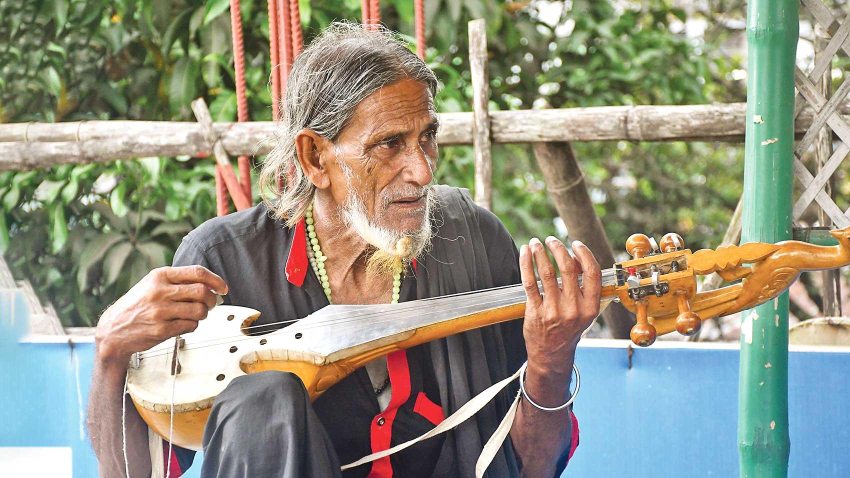 পথ হারাল পথের মাঝেই