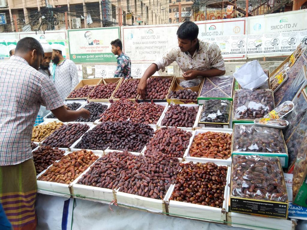 ৫ দিন বন্ধ থাকার পর চট্টগ্রাম কাস্টমসে খেজুর শুল্কায়ন শুরু