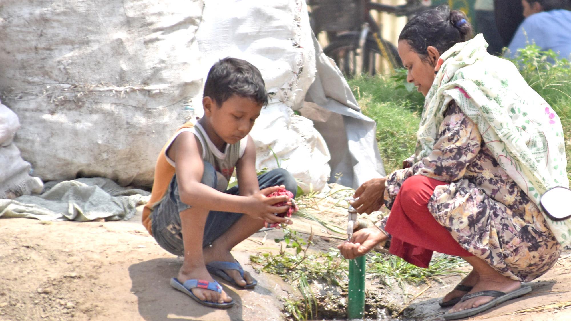 তীব্র দাবদাহে ওষ্ঠাগত প্রাণ