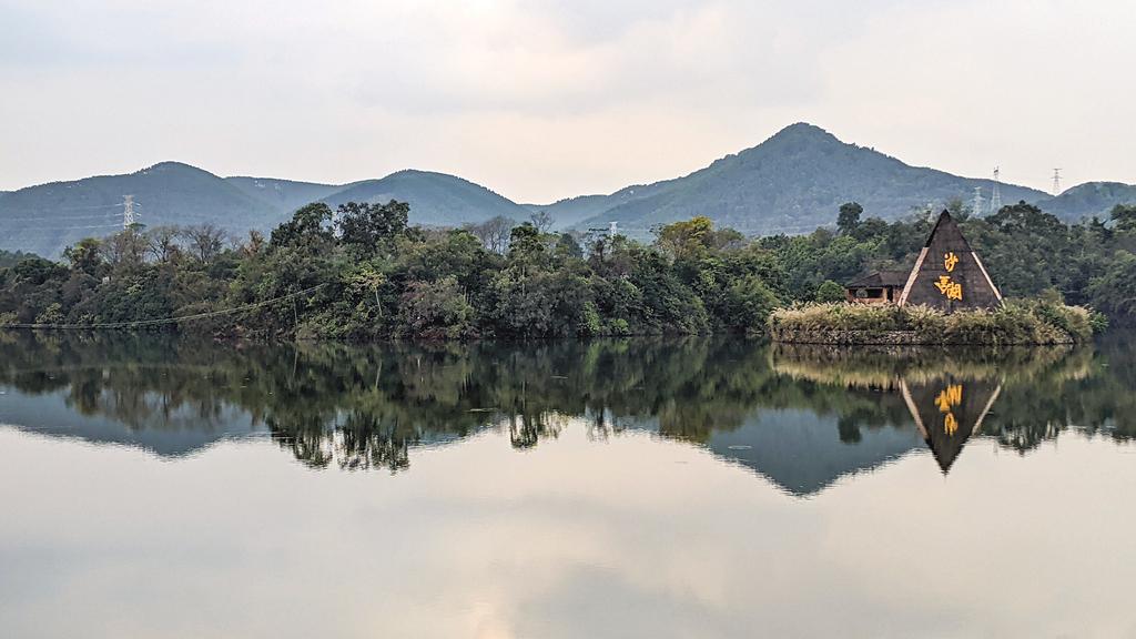 অচেনা চীনে