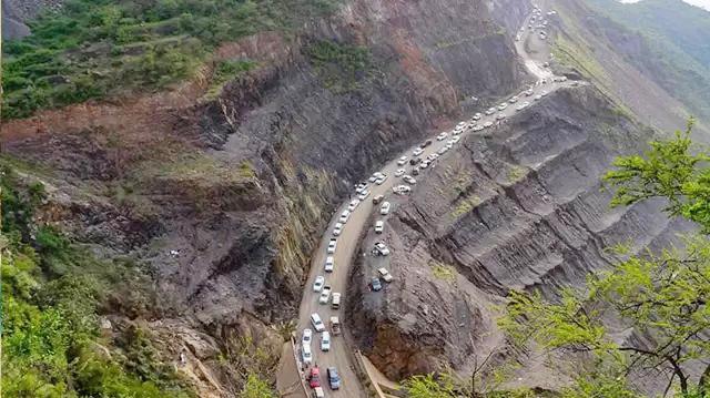 ভাই-বোনকে বাঁচিয়ে নিজে প্রাণ দিলেন সৌদি আরবের এক সাহসী তরুণী