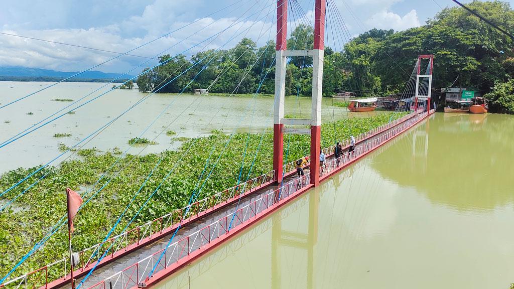 ডুবে গেছে রাঙামাটির ঝুলন্ত সেতু