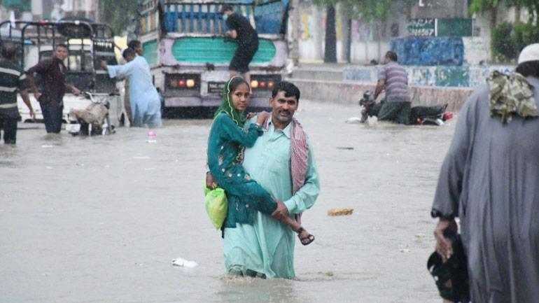 পাকিস্তানে ভারী বৃষ্টিপাতে নিহত ১৪, আহত ২৬