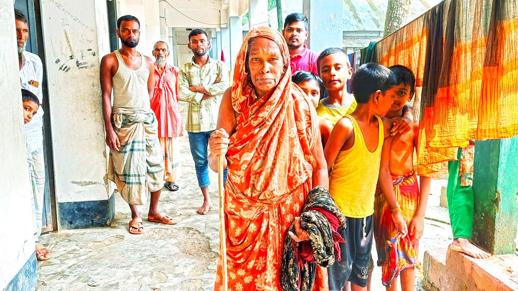 ‘৮ দিনে তিনবার খেয়েছি ভাত, বাকি বেলা চিড়া’