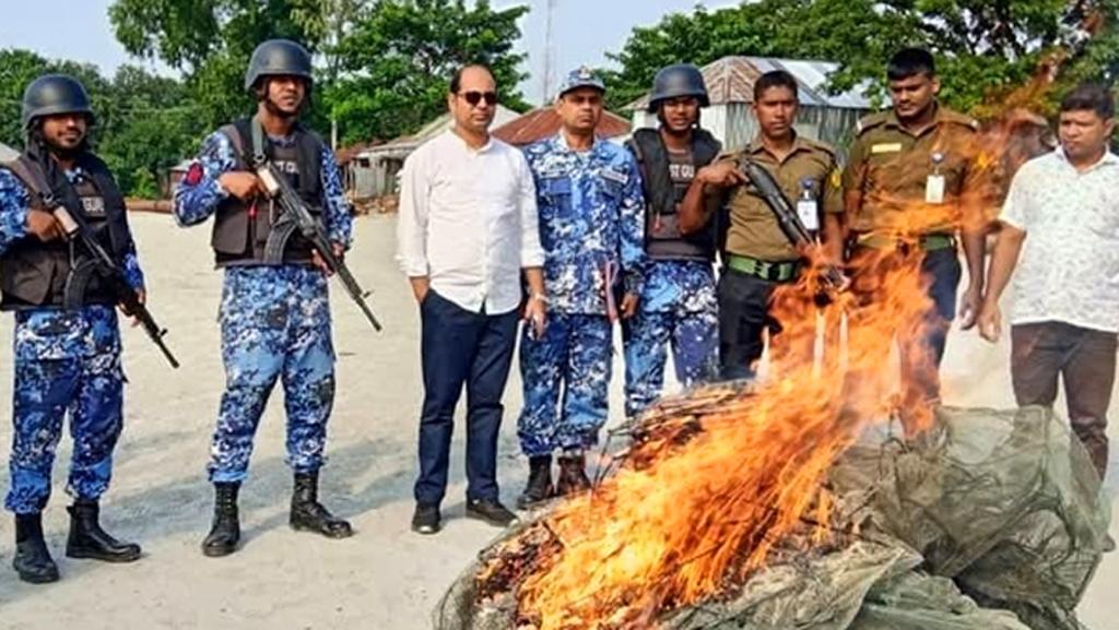 ইলিশ রক্ষায় অভিযান, ৬ দিনে ২৬ জনের জেল-জরিমানা