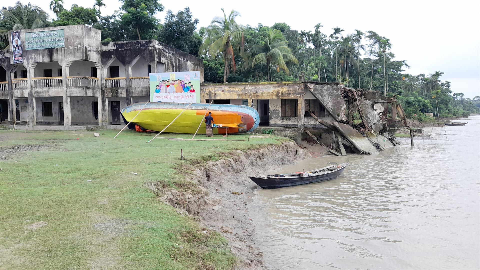 বিষখালীর তীরে তীব্র ভাঙন