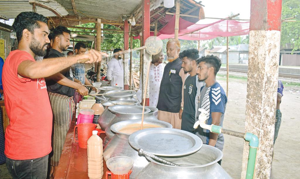 দিনে বিক্রি ৩০ মণ ঘোল