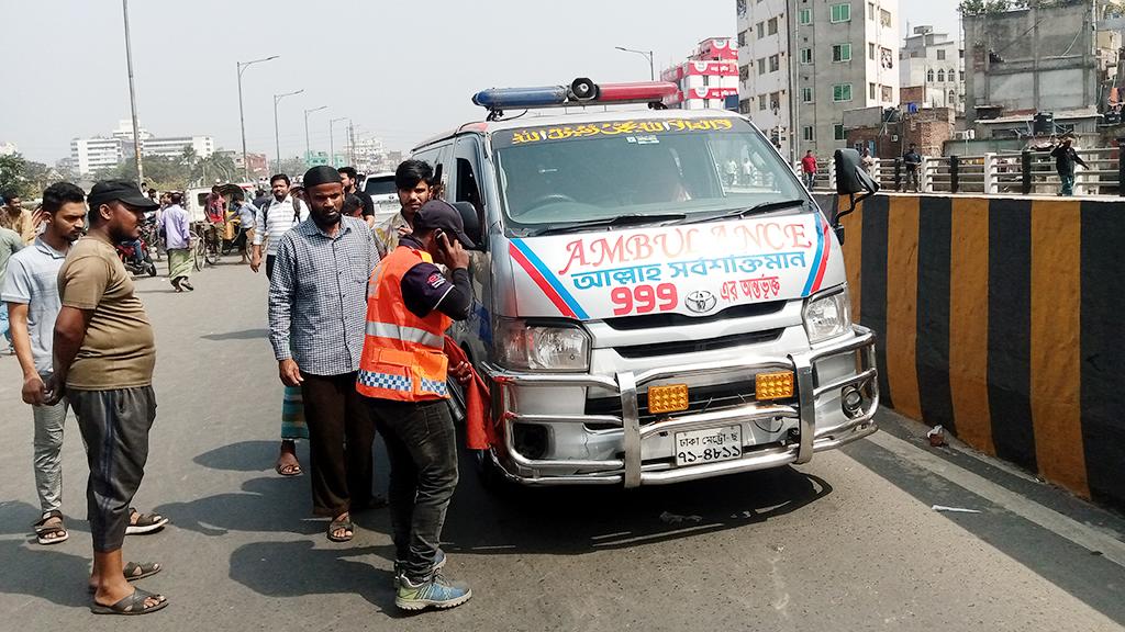 পোস্তগোলা সেতুতে সব ধরনের যান চলাচল বন্ধ, ভোগান্তিতে জনগণ