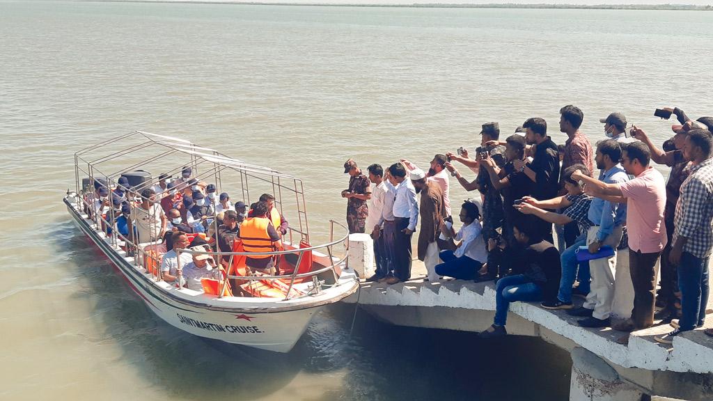 রাখাইন ঘুরে এলেন রোহিঙ্গা নেতারা, পরিবেশ নিয়ে অসন্তোষ থাকলেও ছাড় দেওয়ার আহ্বান