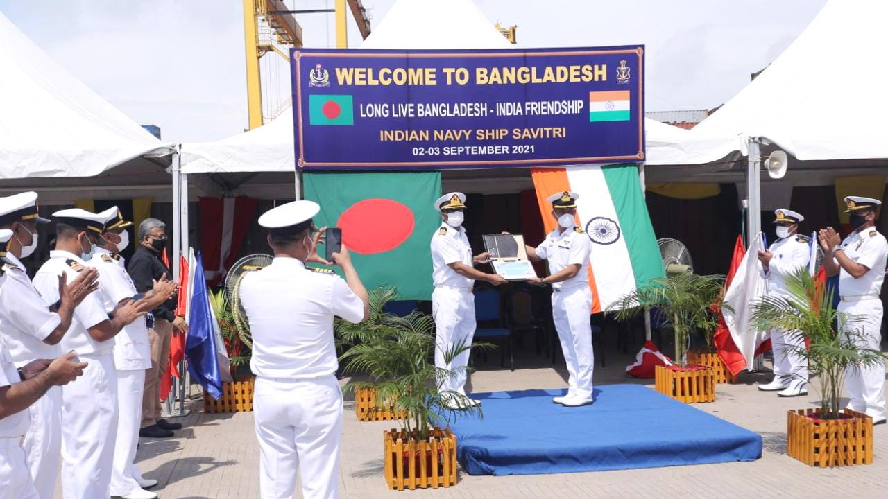 বাংলাদেশকে দুটি অক্সিজেন প্ল্যান্ট উপহার দিল ভারত