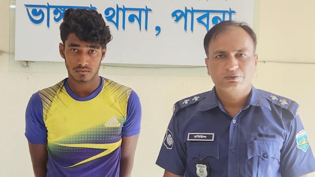 যৌতুক না পেয়ে স্ত্রীর নগ্ন ছবি ফেসবুকে, যুবক কারাগারে 