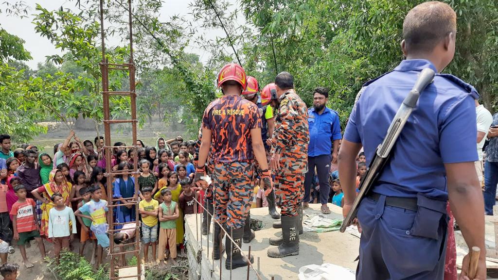 নির্মাণাধীন সেপটিক ট্যাংক থেকে দুই ভাইসহ ৩ জনের লাশ উদ্ধার