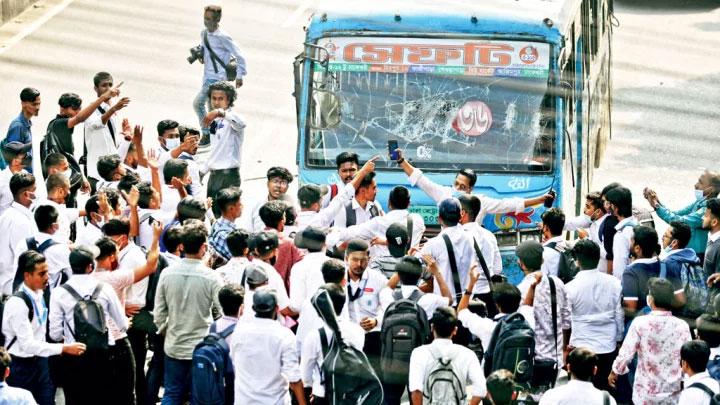 গণপরিবহনে শিক্ষার্থীদের জন্য হাফ ভাড়া চেয়ে রিট