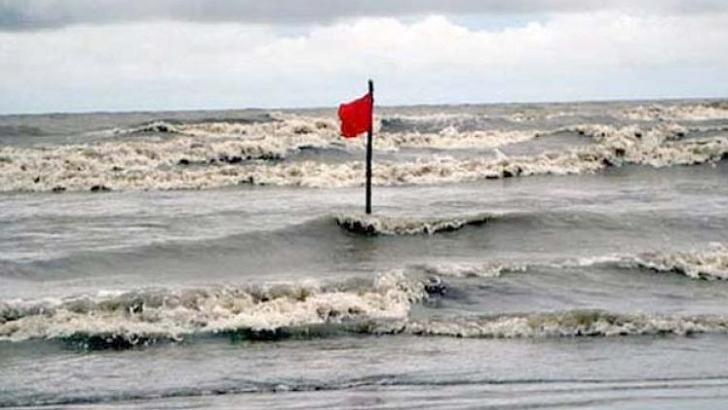 ঘূর্ণিঝড় ইয়াস আতঙ্কে সেন্টমার্টিনের বাসিন্দারা