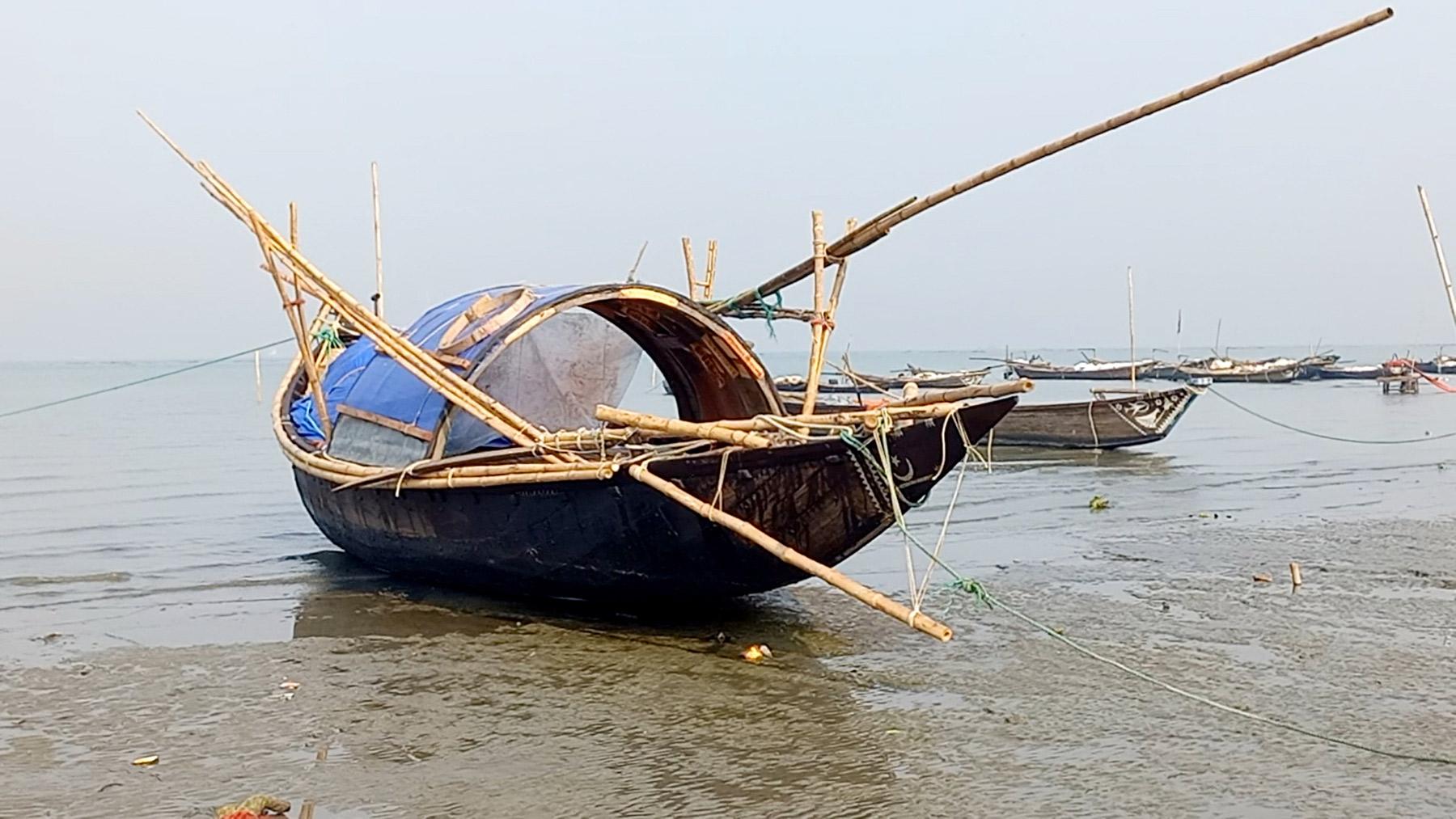 পদ্মা-মেঘনার অভয়াশ্রমে বুধবার থেকে ২ মাস মাছ আহরণ নিষিদ্ধ 