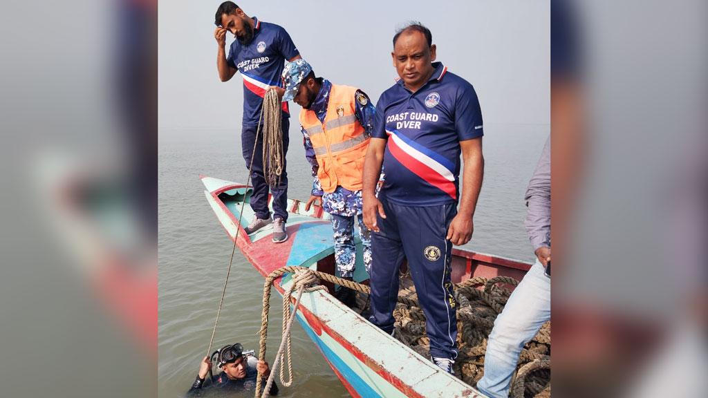 টঙ্গিবাড়ীতে পদ্মার শাখা নদীতে ট্রলারডুবি: এখনো ২ জন নিখোঁজ